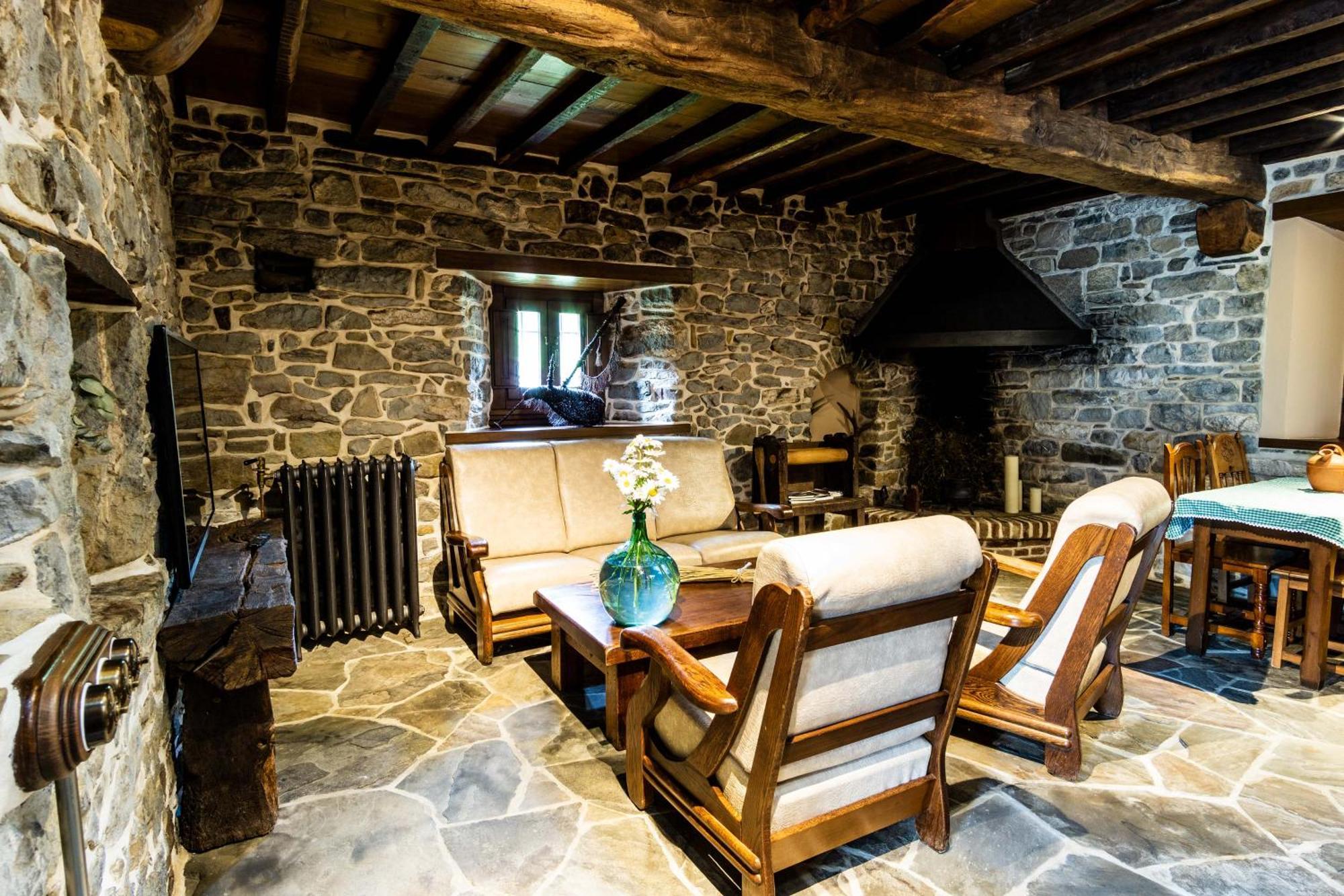 Casona De El Castaniu Hotel Serrapio ภายนอก รูปภาพ