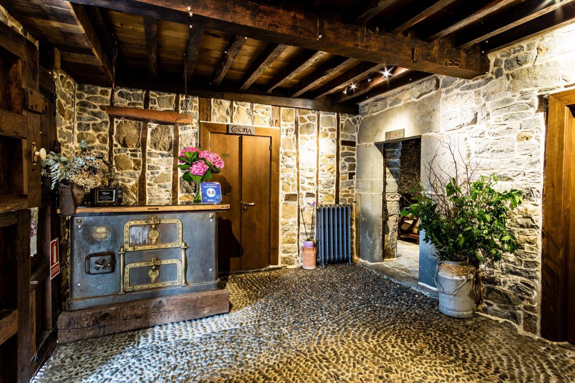 Casona De El Castaniu Hotel Serrapio ภายนอก รูปภาพ