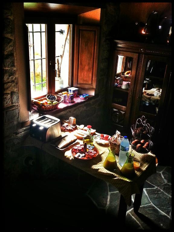Casona De El Castaniu Hotel Serrapio ภายนอก รูปภาพ