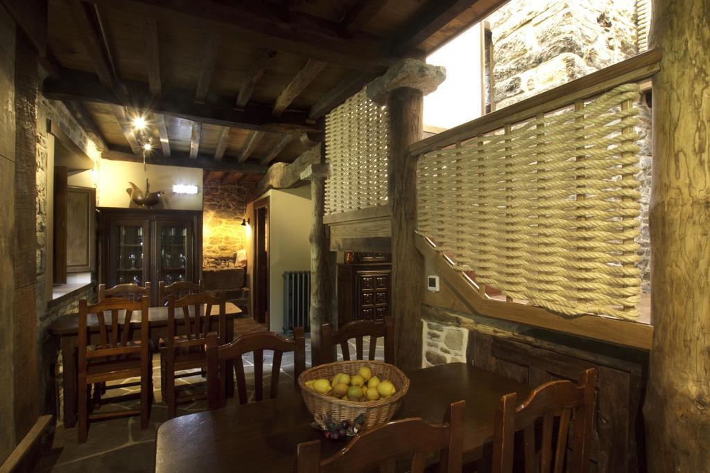 Casona De El Castaniu Hotel Serrapio ภายนอก รูปภาพ