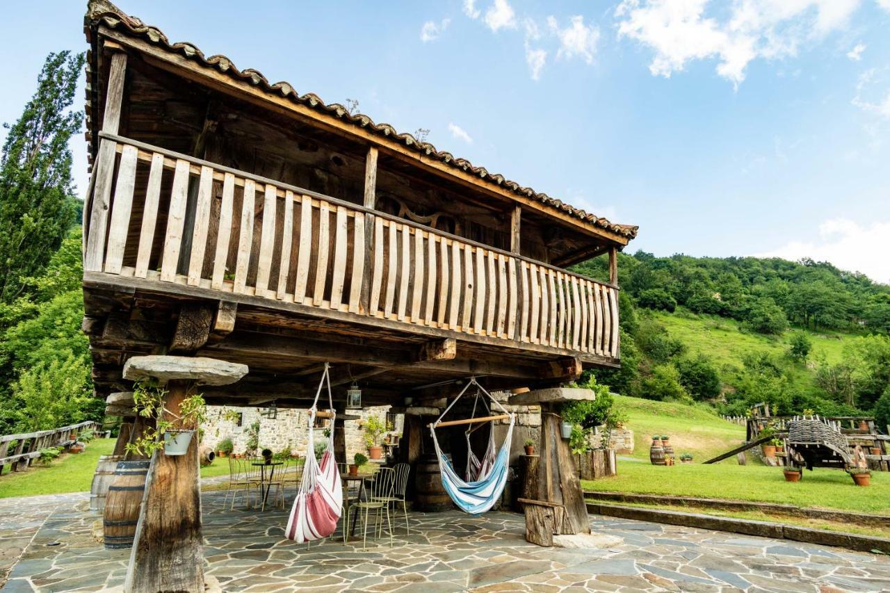 Casona De El Castaniu Hotel Serrapio ภายนอก รูปภาพ