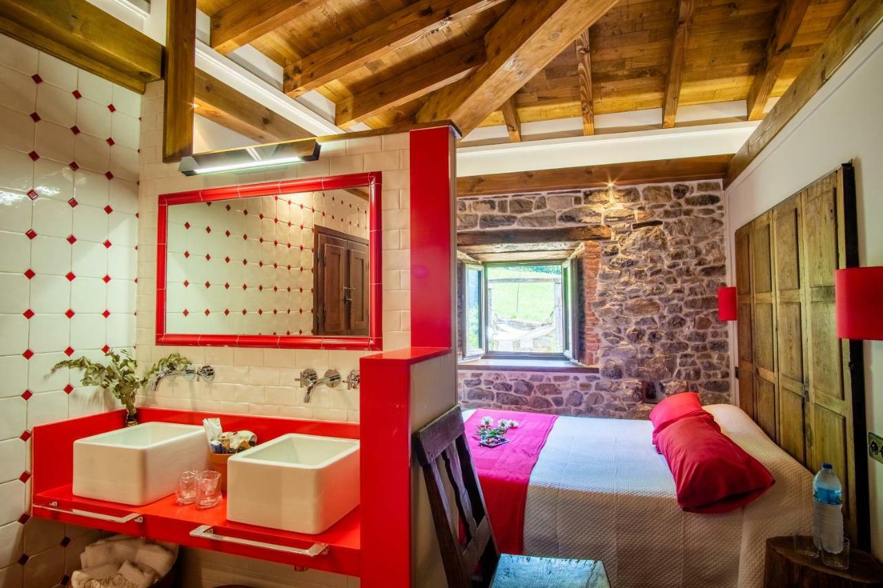 Casona De El Castaniu Hotel Serrapio ภายนอก รูปภาพ