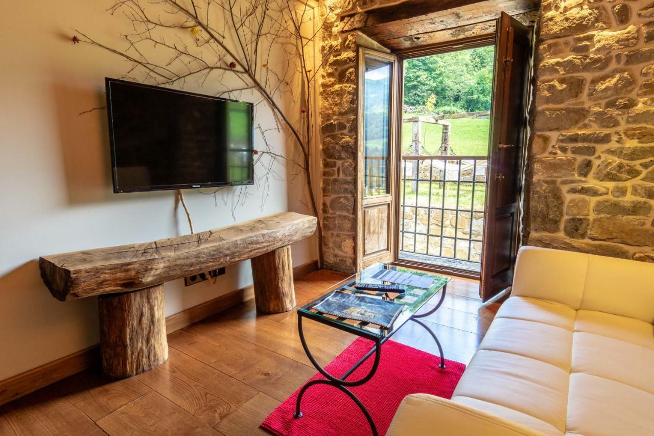 Casona De El Castaniu Hotel Serrapio ภายนอก รูปภาพ
