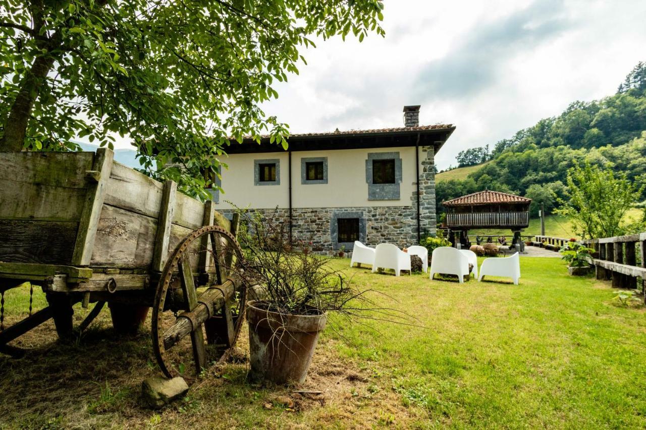 Casona De El Castaniu Hotel Serrapio ภายนอก รูปภาพ
