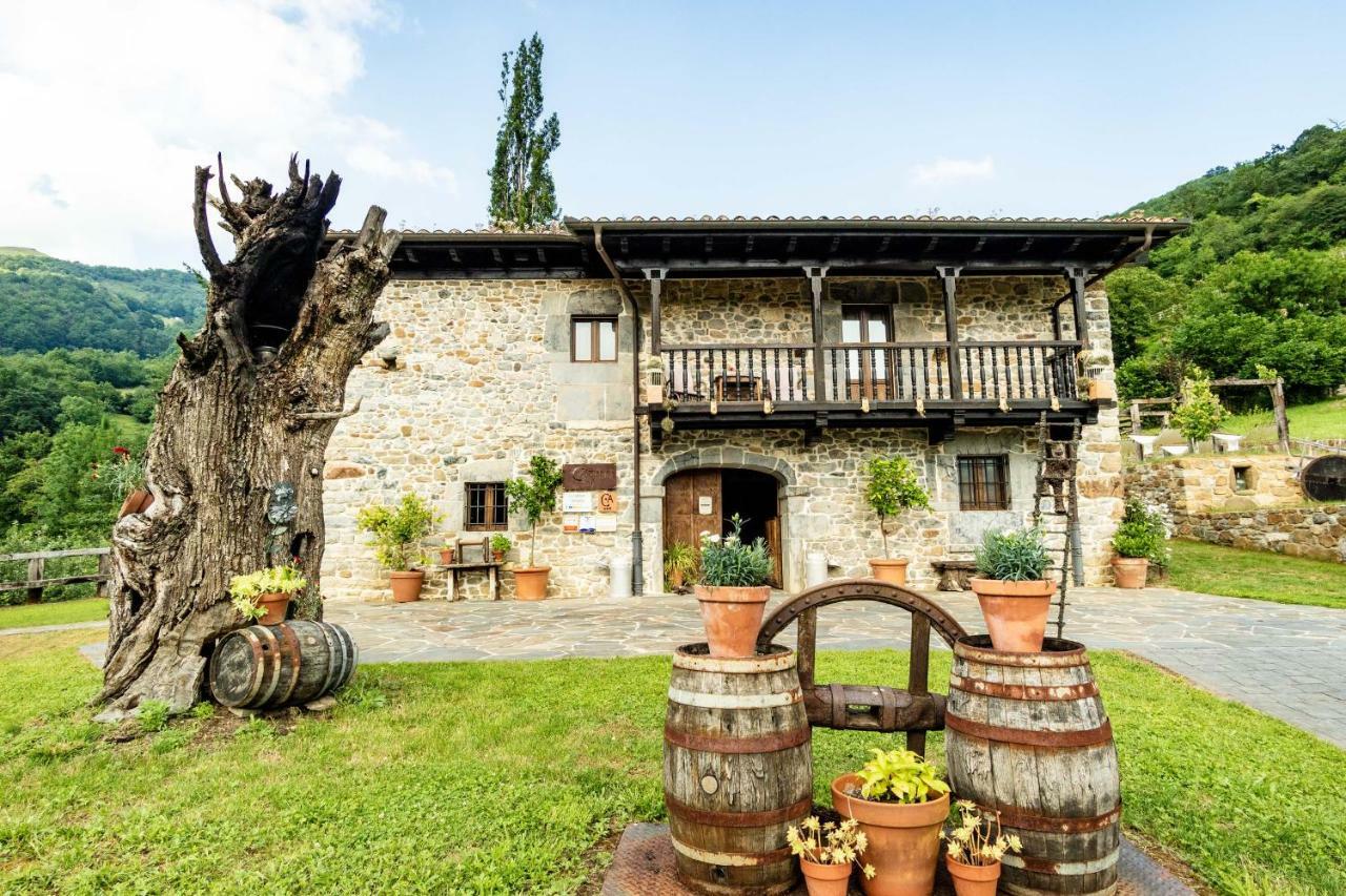 Casona De El Castaniu Hotel Serrapio ภายนอก รูปภาพ