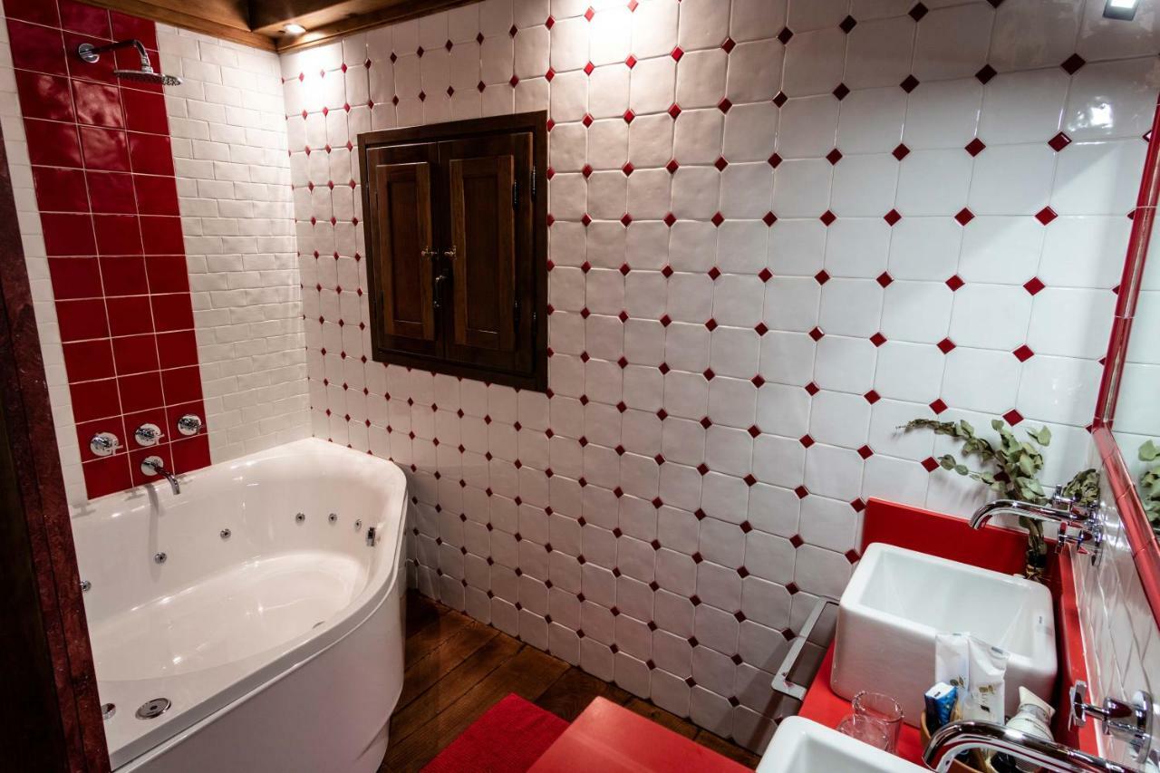 Casona De El Castaniu Hotel Serrapio ภายนอก รูปภาพ