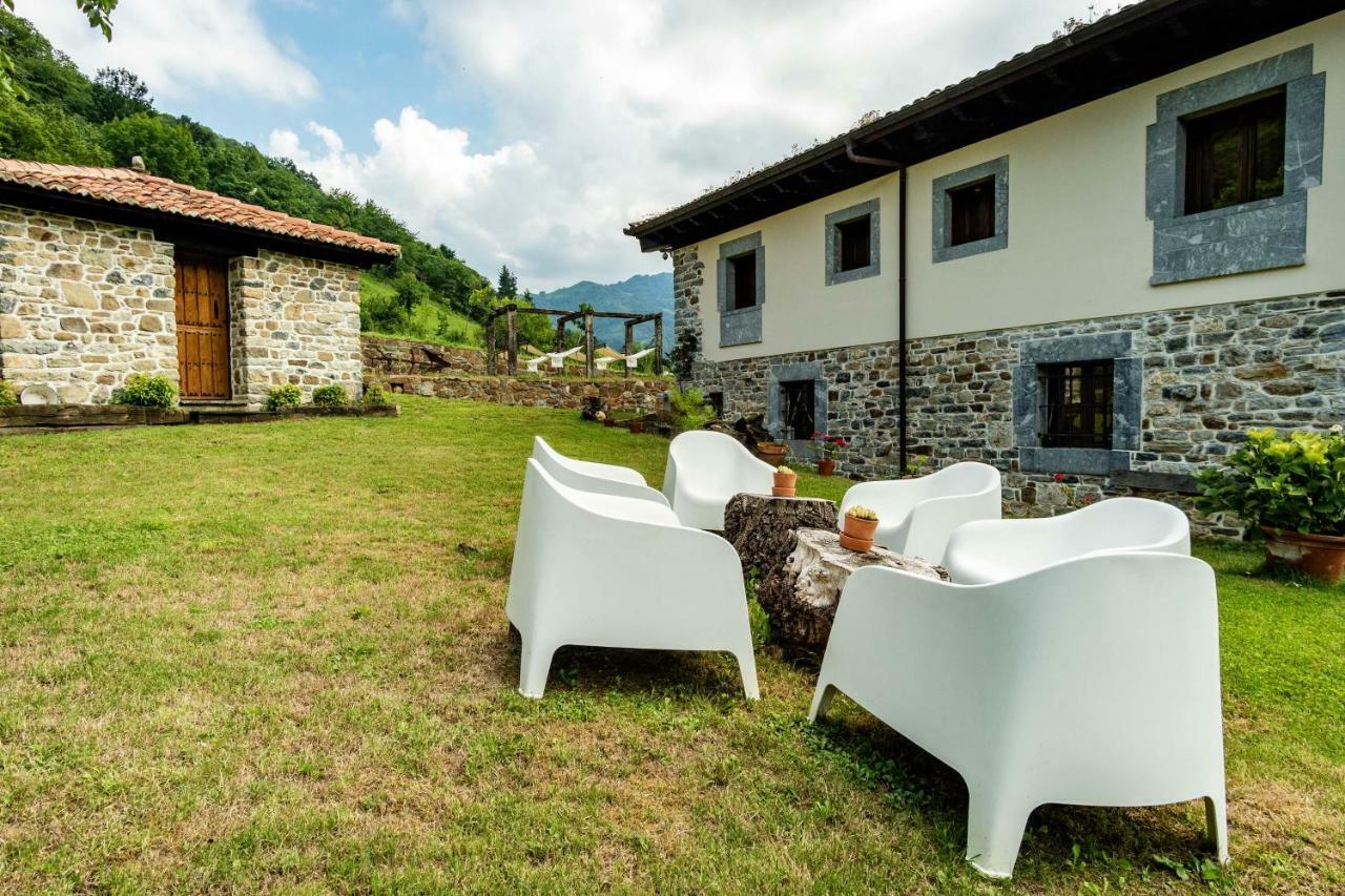 Casona De El Castaniu Hotel Serrapio ภายนอก รูปภาพ
